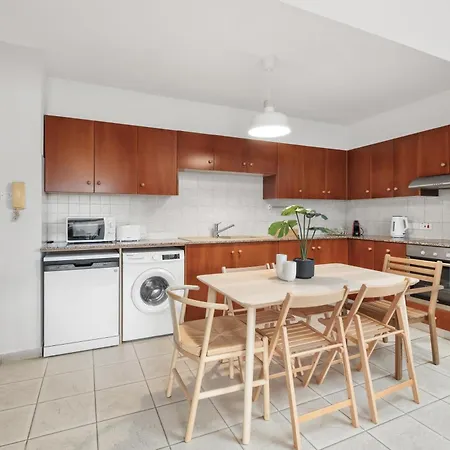 Downtown Stadium 3 Bedroom Apartament
