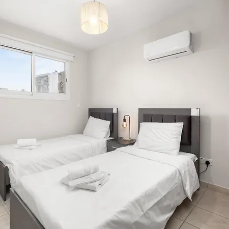 Downtown Stadium 3 Bedroom
